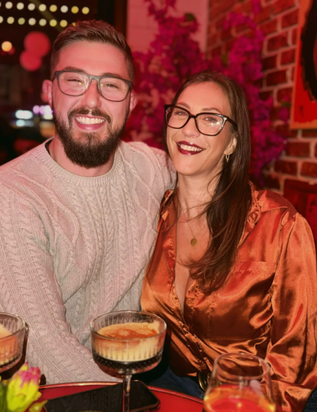 man proposed girlfriend 43 times