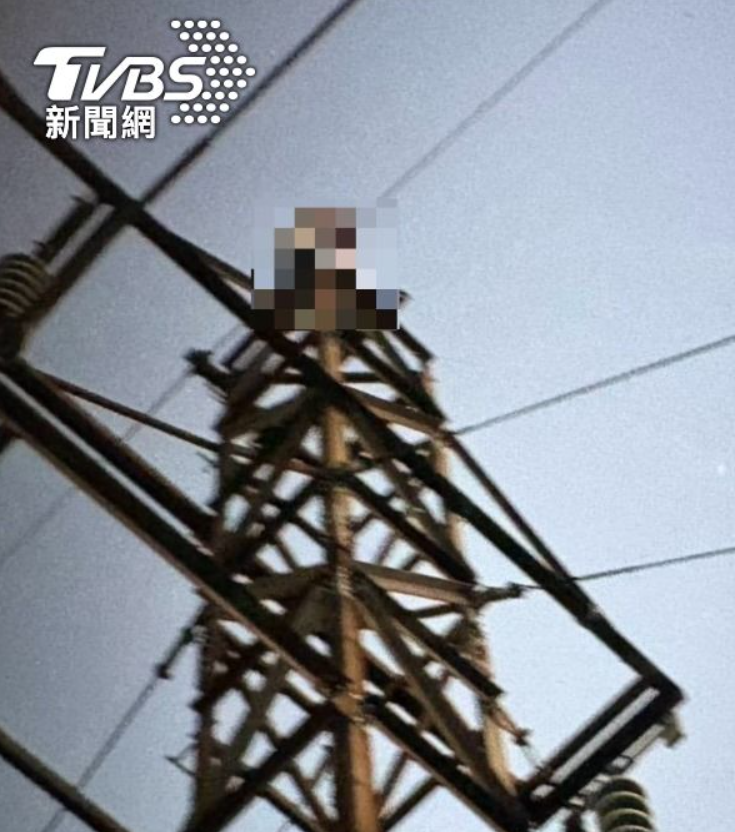 man electrocuted power tower