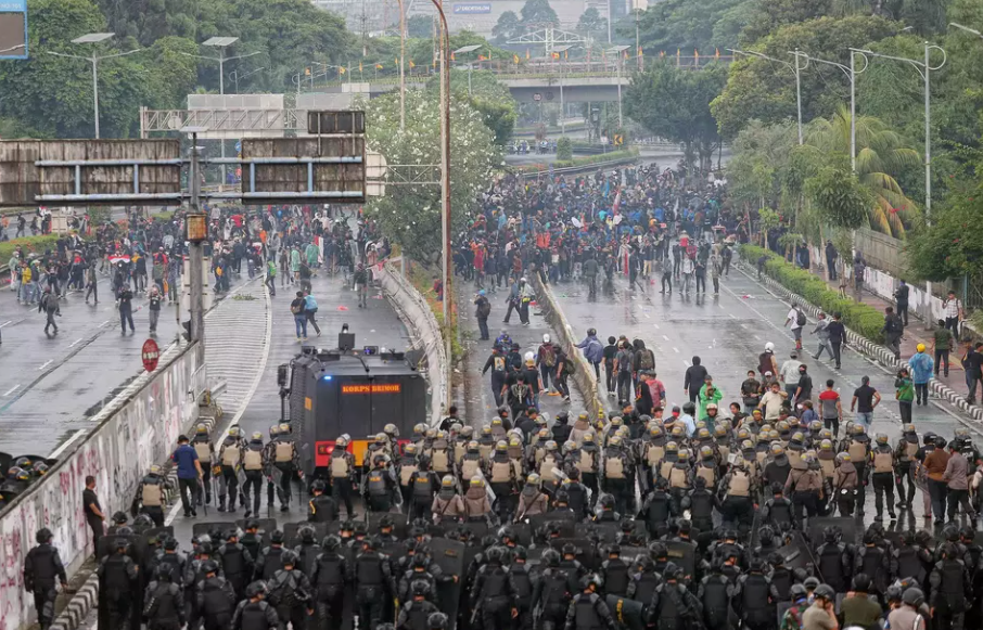 man police vehicle jakarta