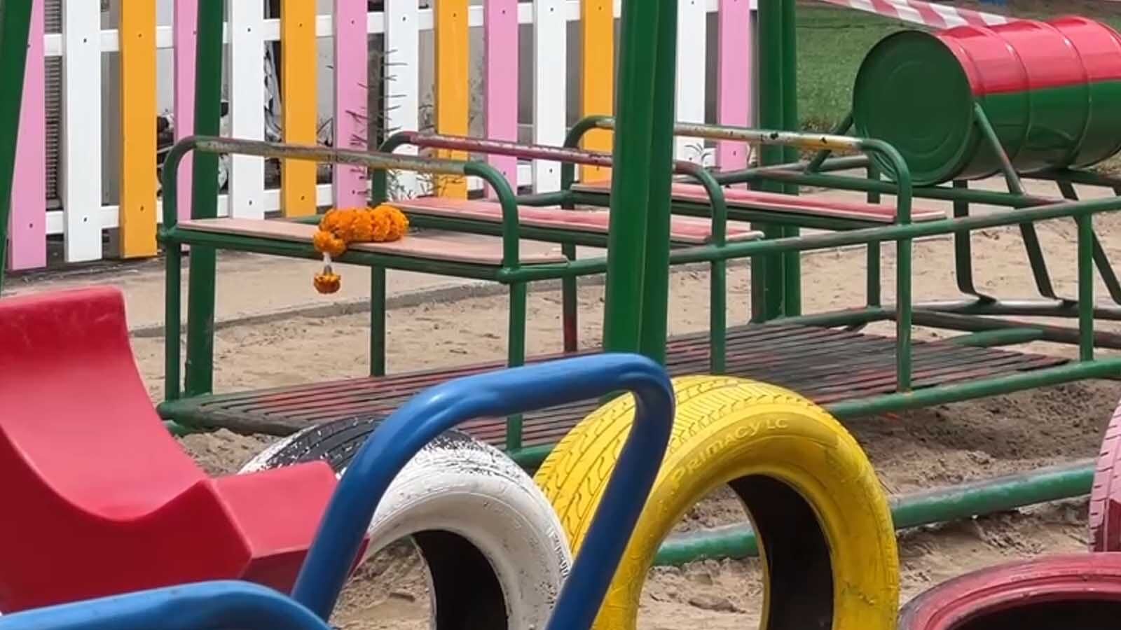 dies playground ride