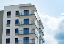 man-falls-death-20th-floor