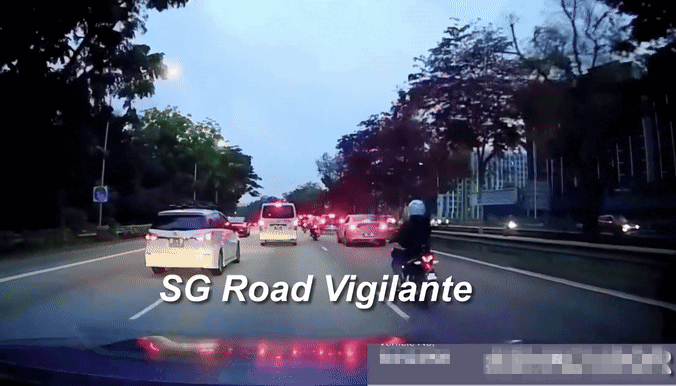 lane-splitting motorcyclist tpe