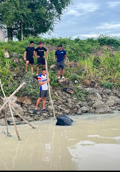 woman body suitcase reservoir