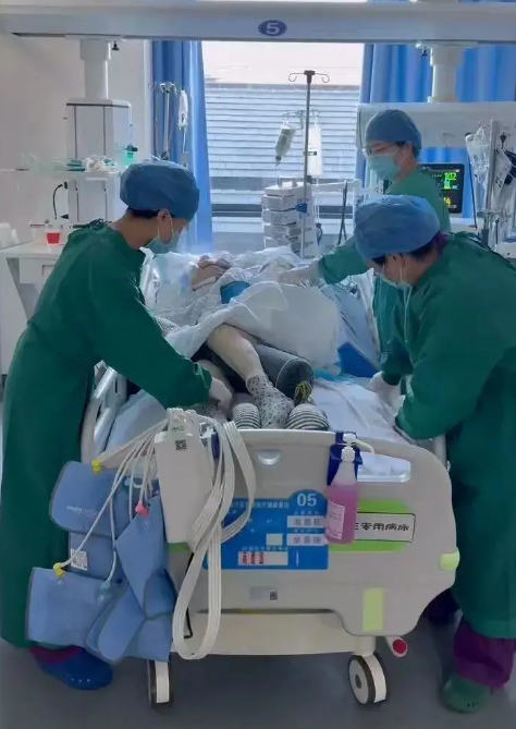 woman diarrhoea raw crab