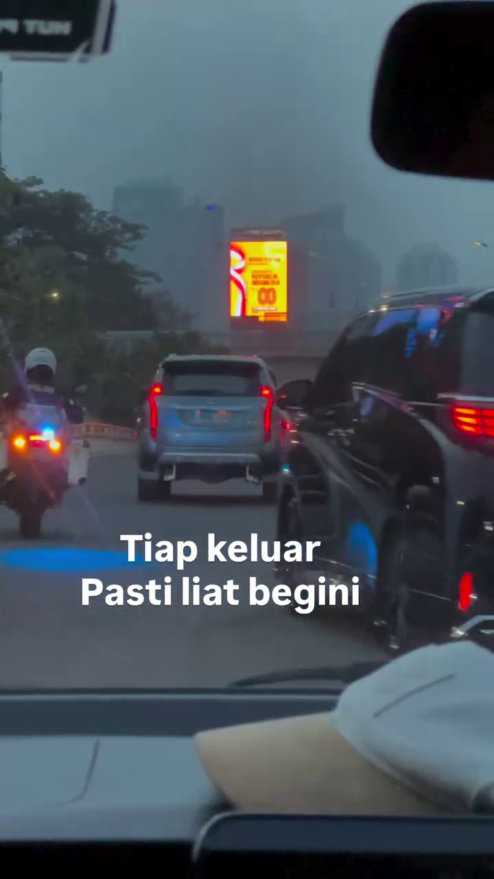 ambulance traffic government escorted police