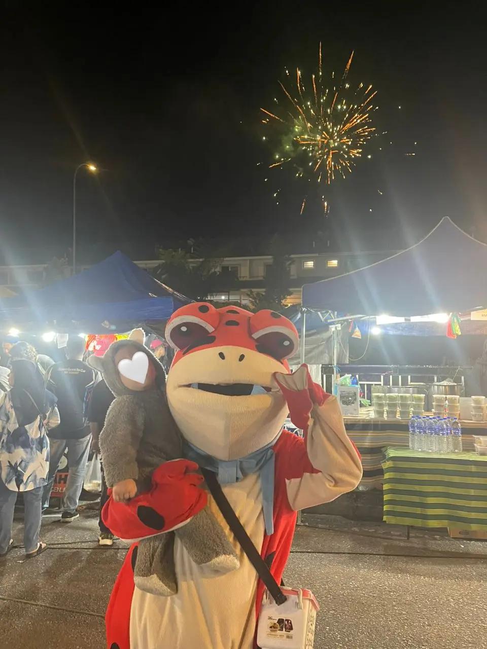 father frog night market (1)
