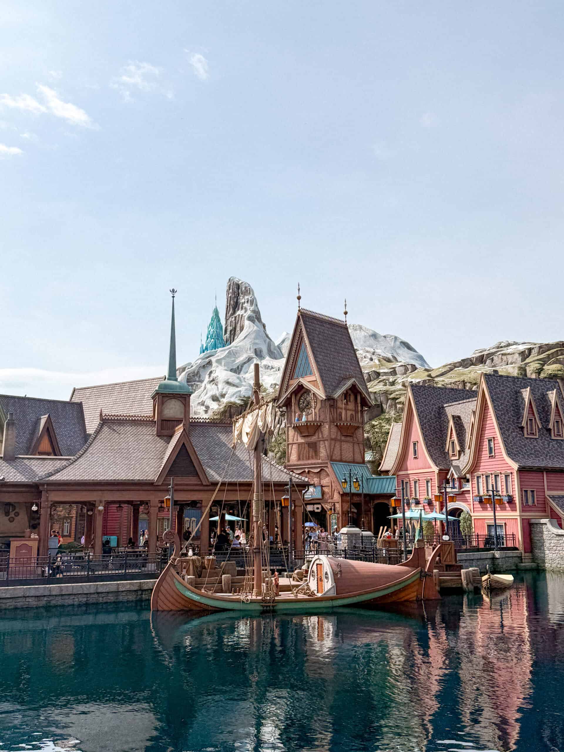 hong kong disneyland frozen ever after