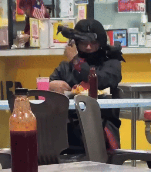 itachi crows shoulders