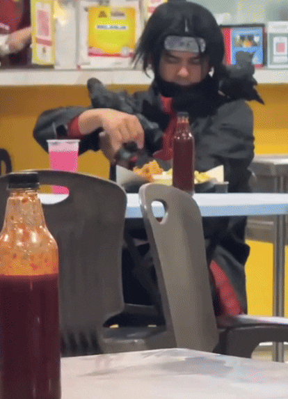 itachi crows shoulders