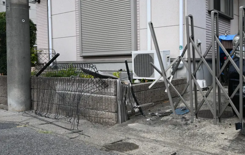 kindergarten bus crashes