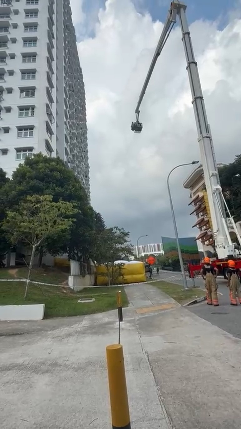SCDF crane sin ming