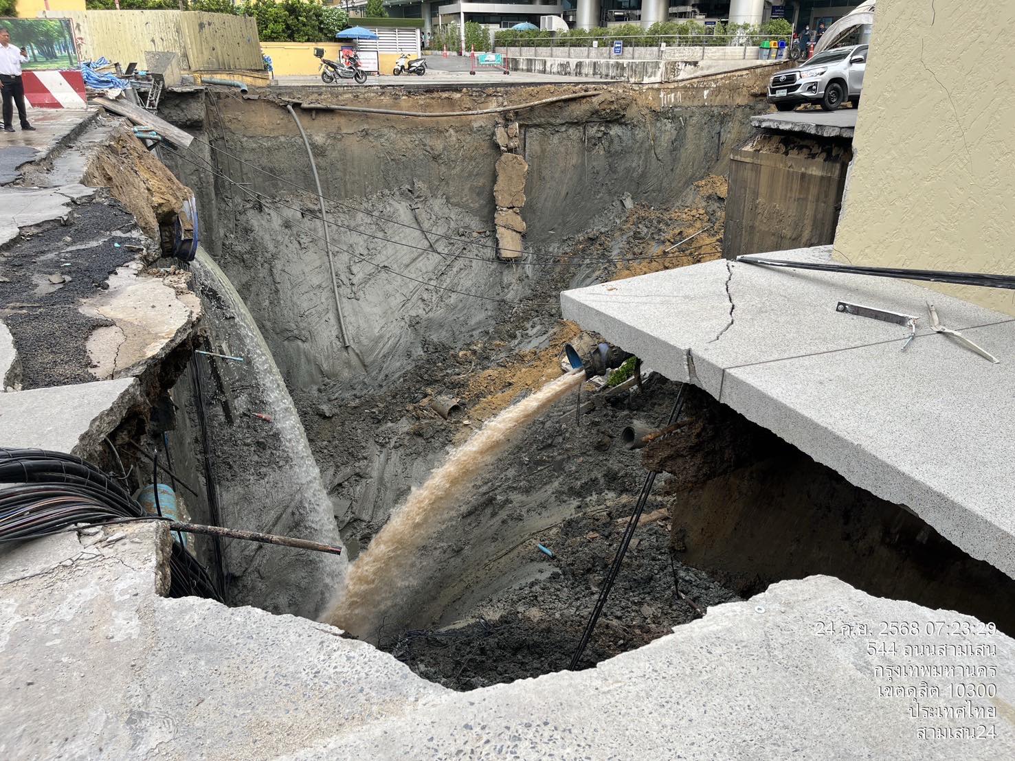 sinkhole hospital thailand pipes