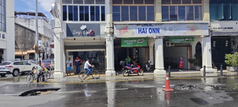 sinkhole penang (1)