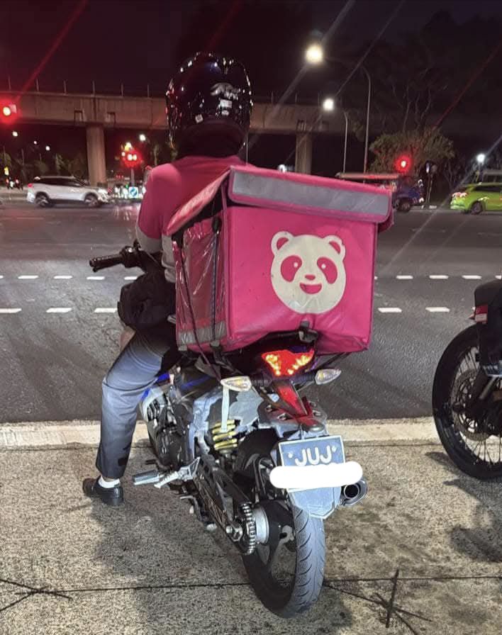 delivery rider