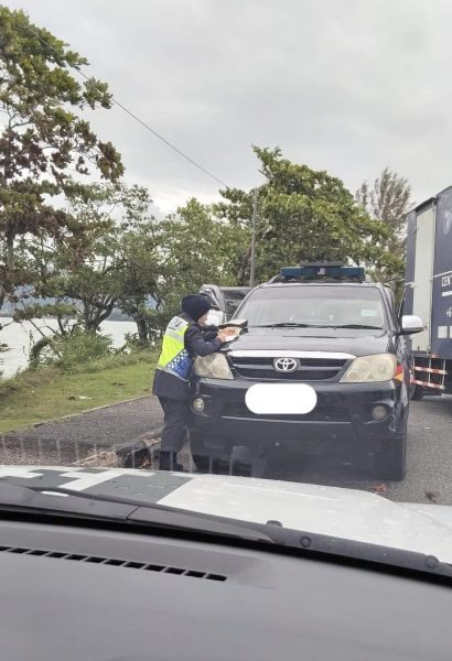 driver fined collared shirt