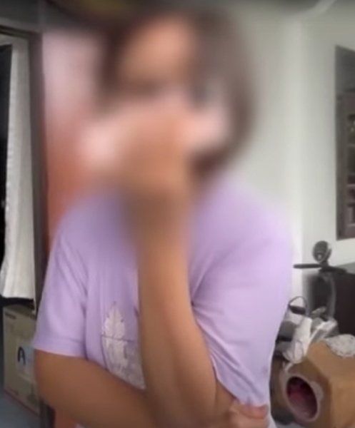 man smashed phone scammer