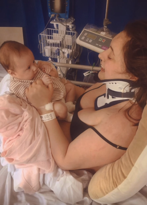 woman yawn neck breaking