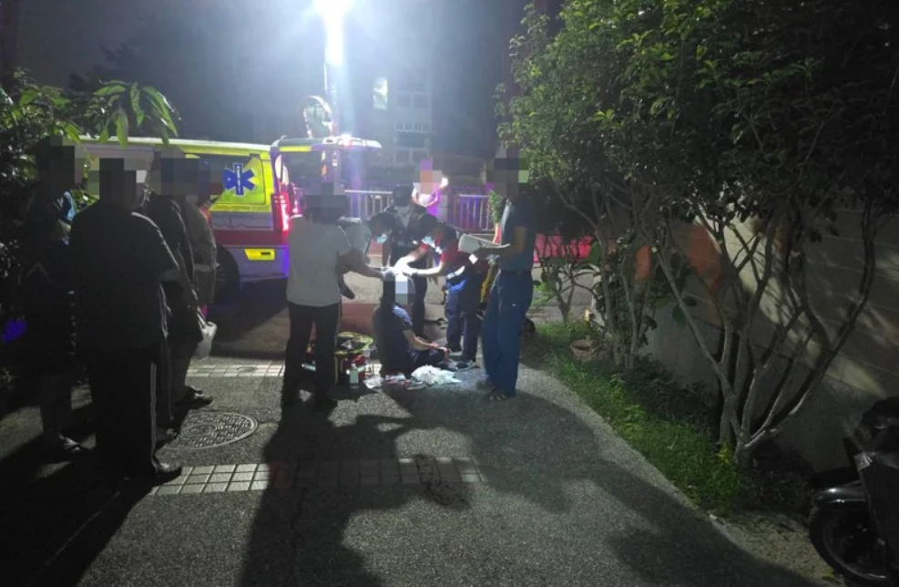 woman ex-husband fire extinguisher