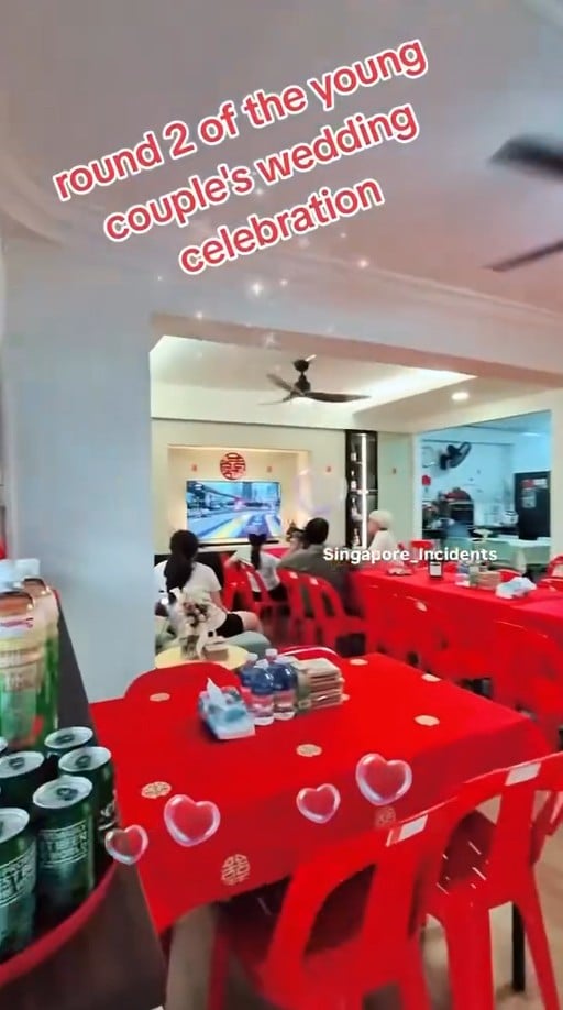 couple corridor banquet