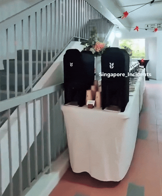 couple corridor banquet