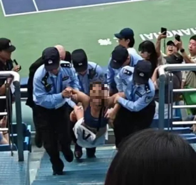 drunk woman tennis tournament security