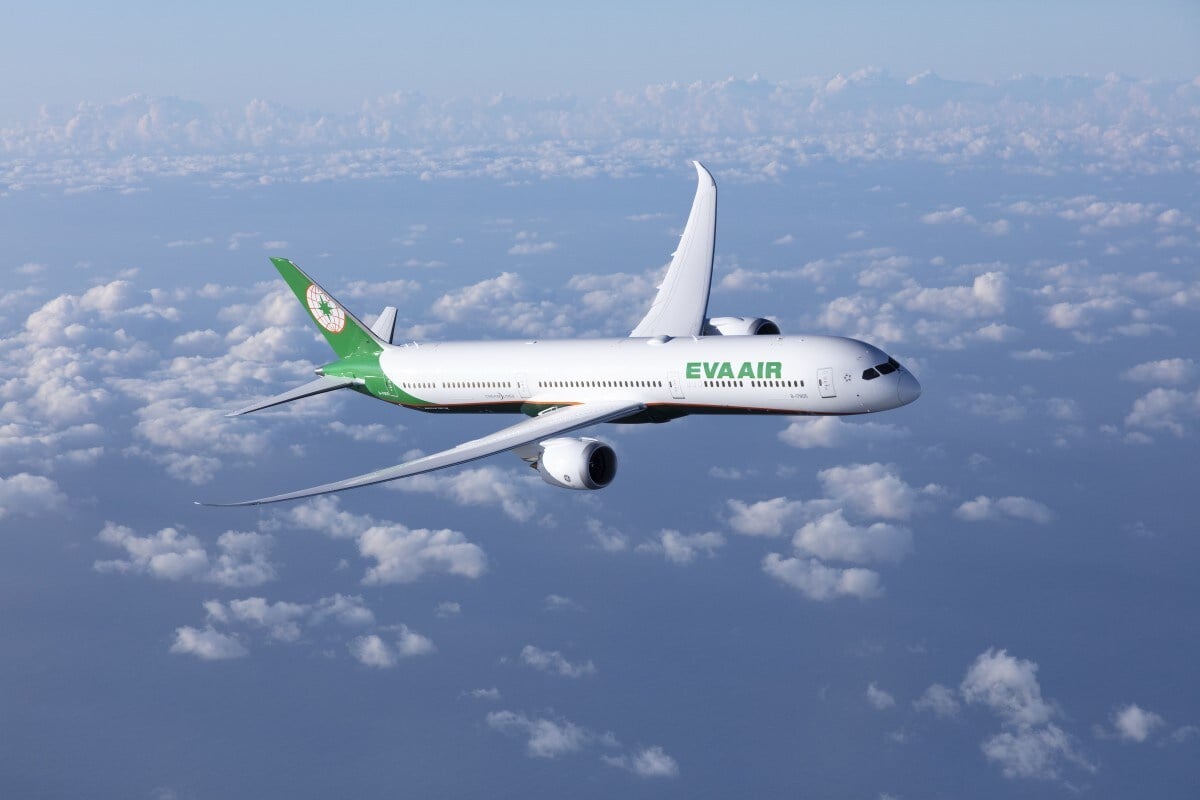 eva air flight stewardess dies (1)
