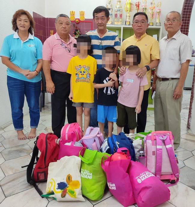 father sends children orphanage (3)