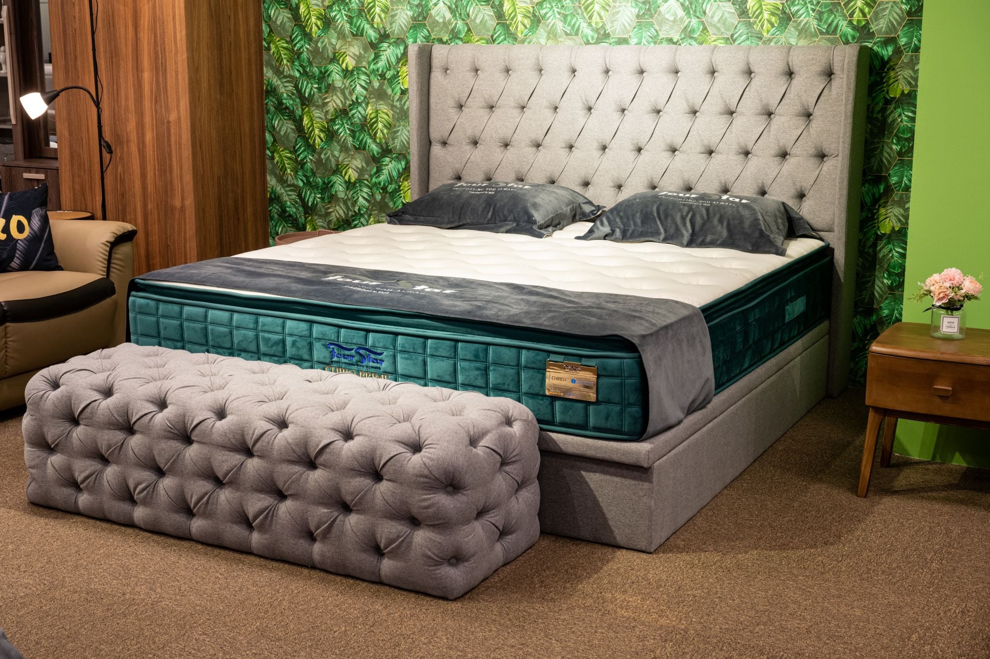 four star moving out sale