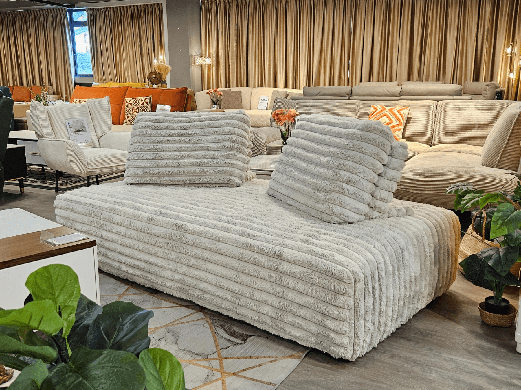 four star moving out sale