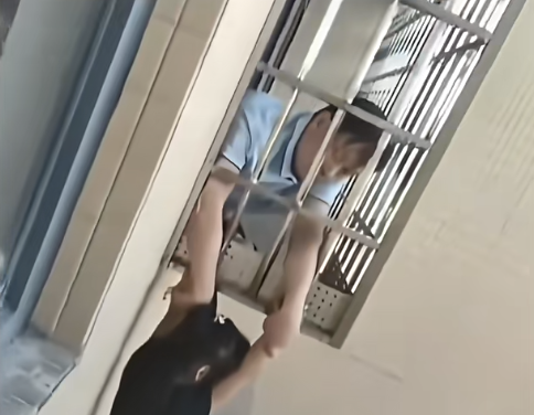 girl falls 20th floor (2)