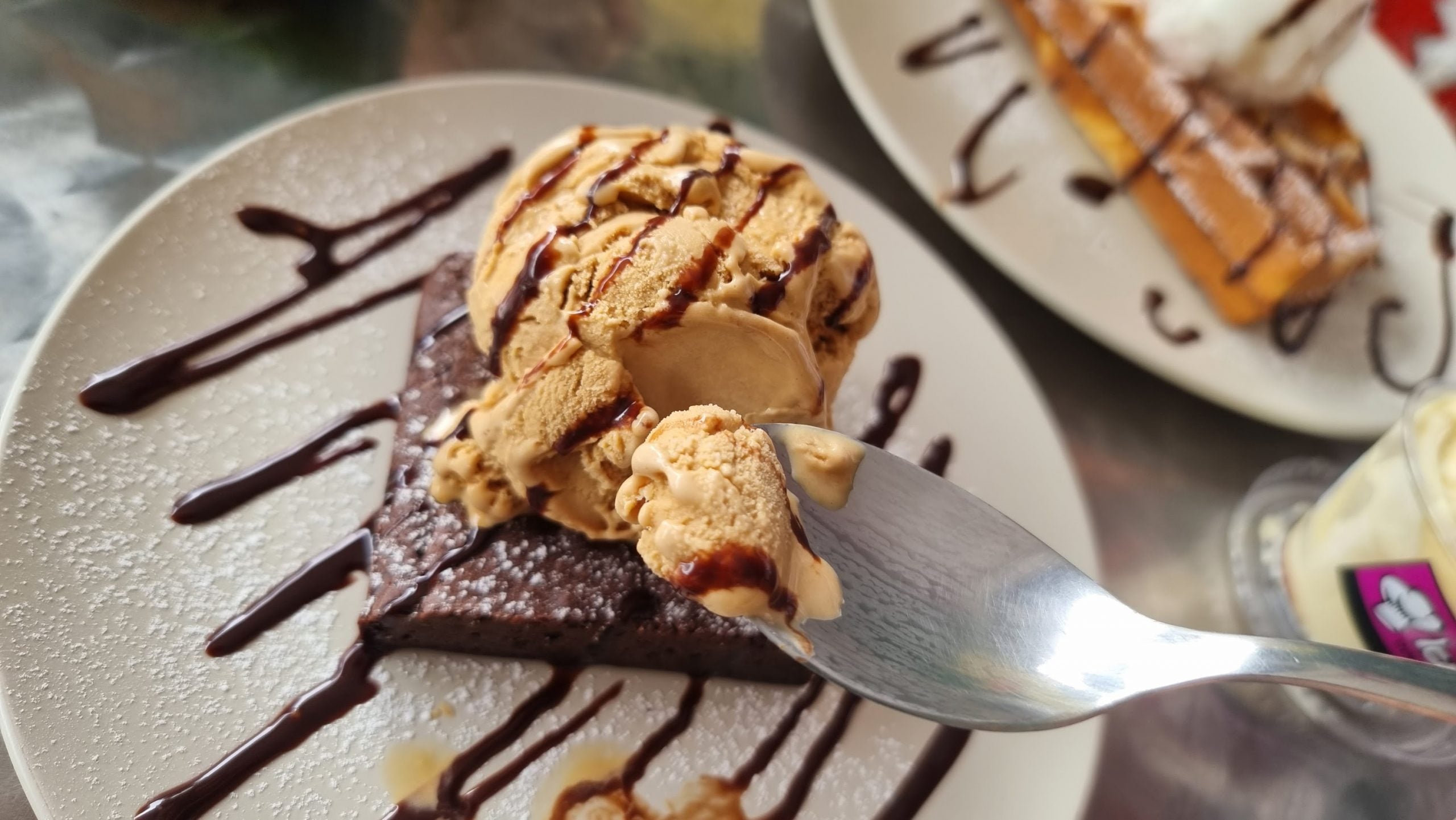 ice cream shop closing