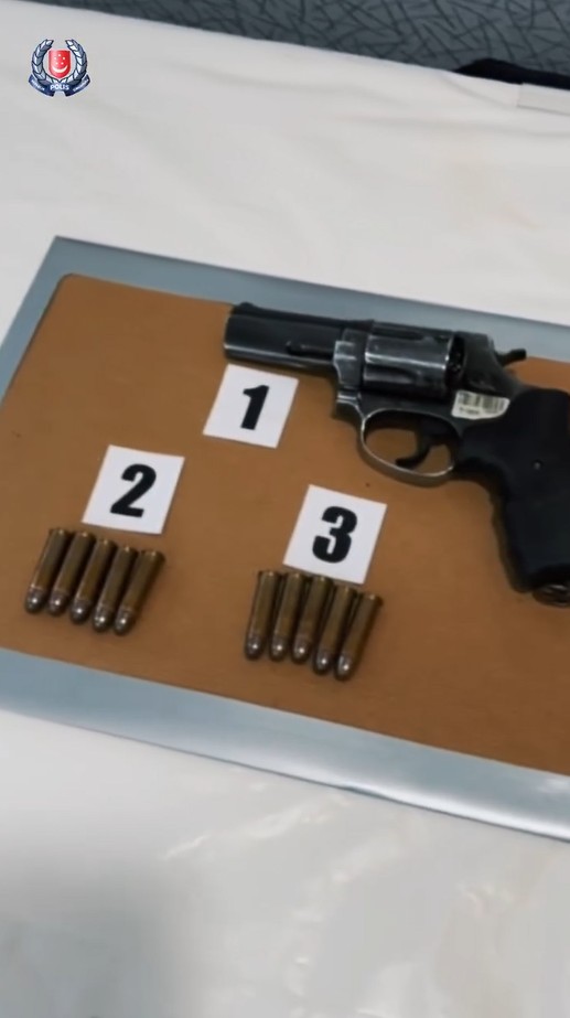 auxiliary loaded gun bugis