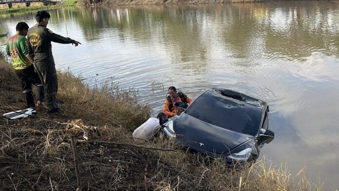man drowns tesla canal retrieve