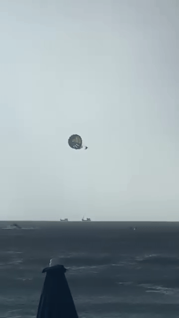 parasailing guide safety harness splash