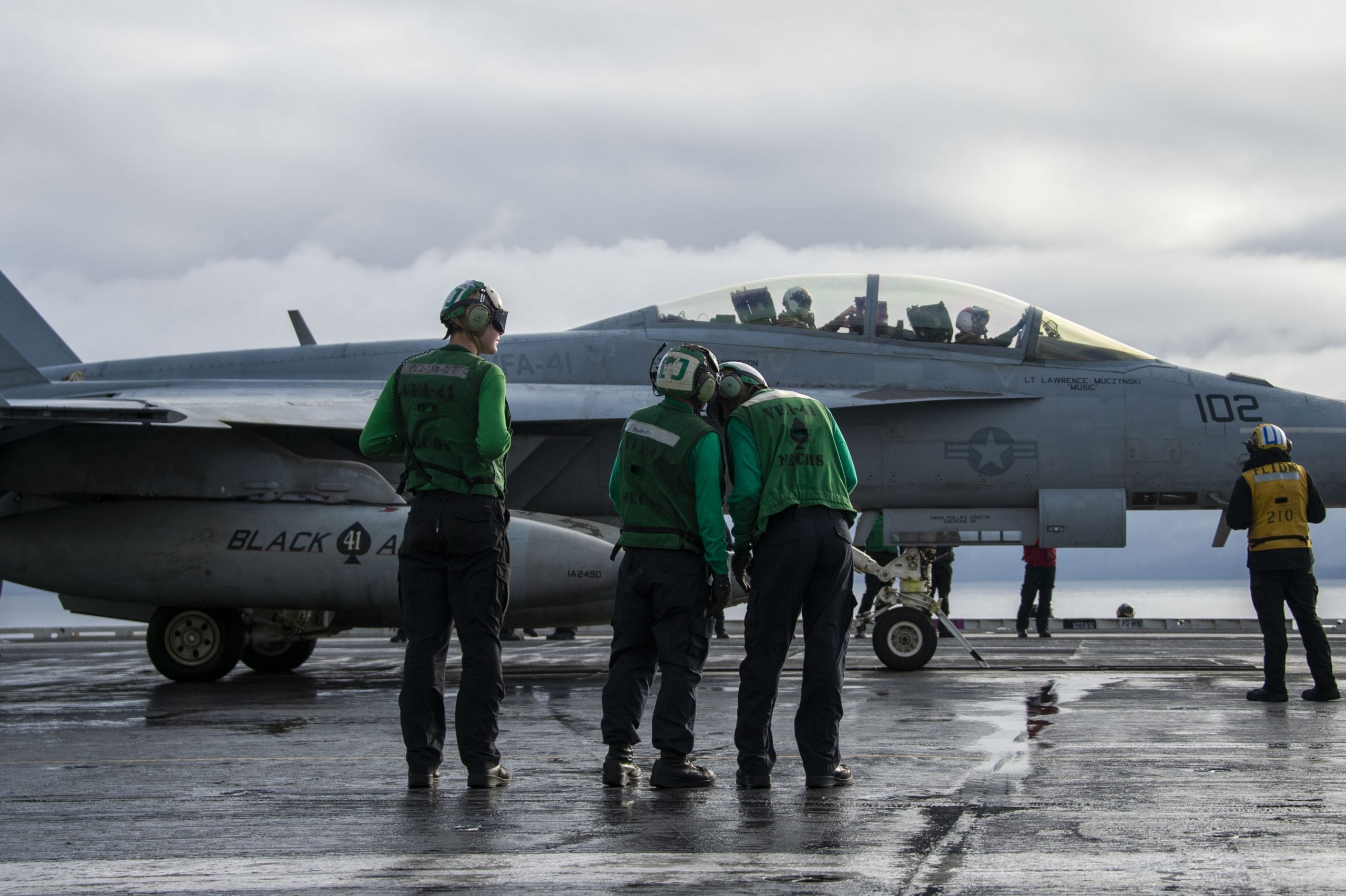 US fighter helicopter crash rescued