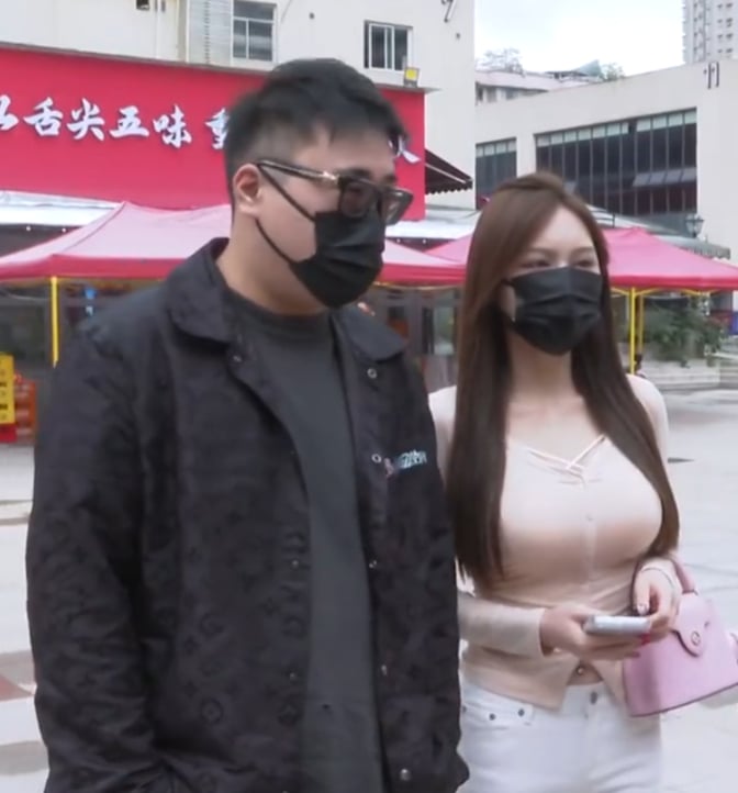 girlfriend cosmetic surgery