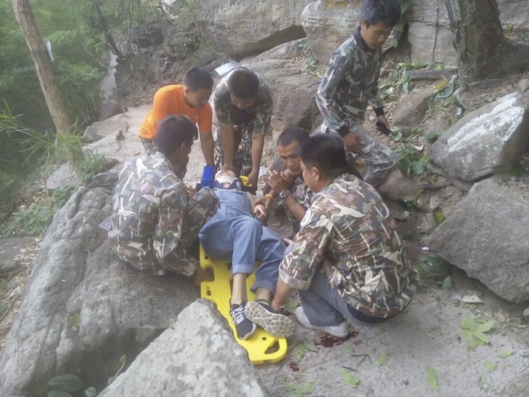 woman divorce cliff murder park