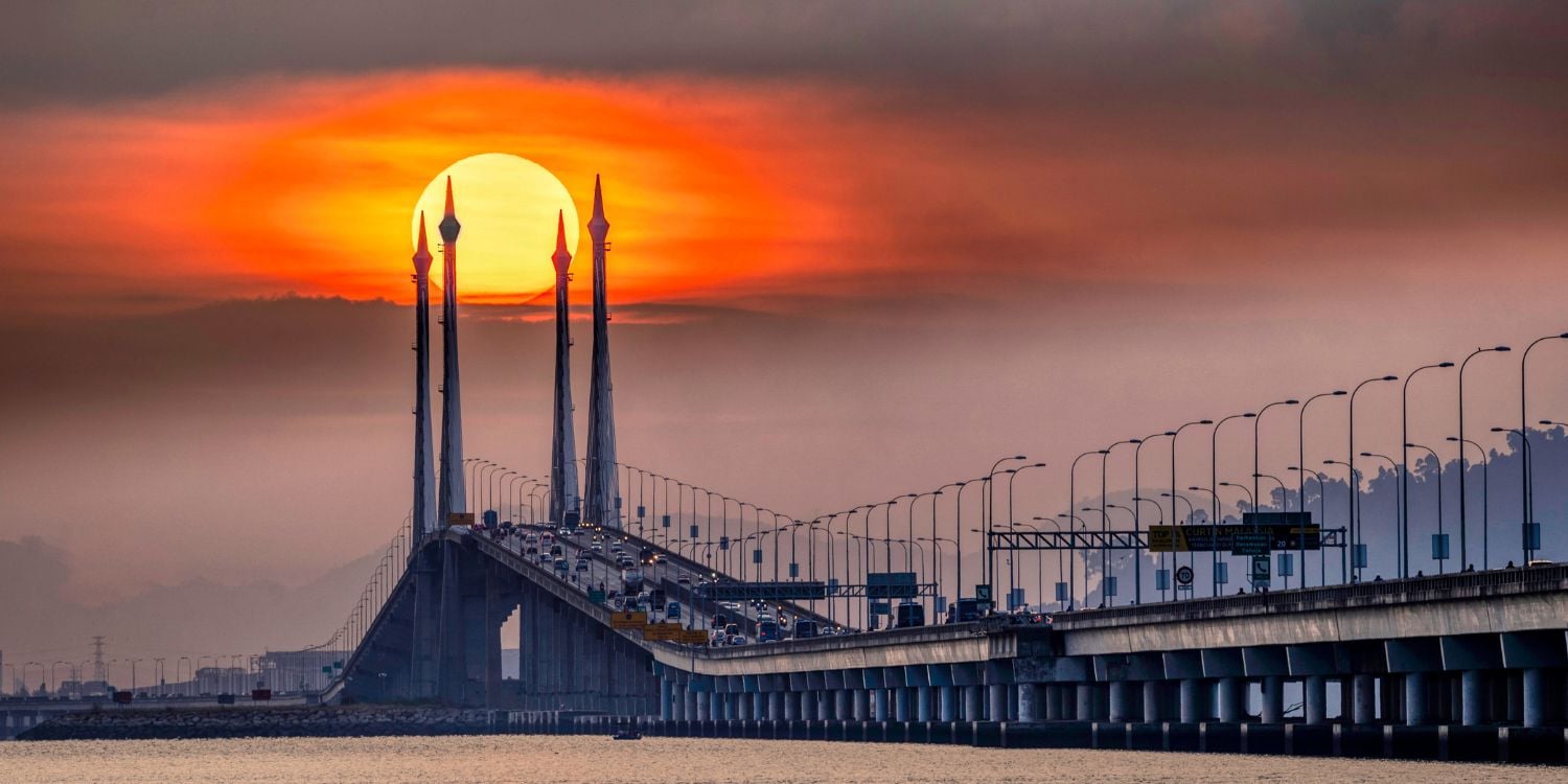 woman traumatised penang bridge