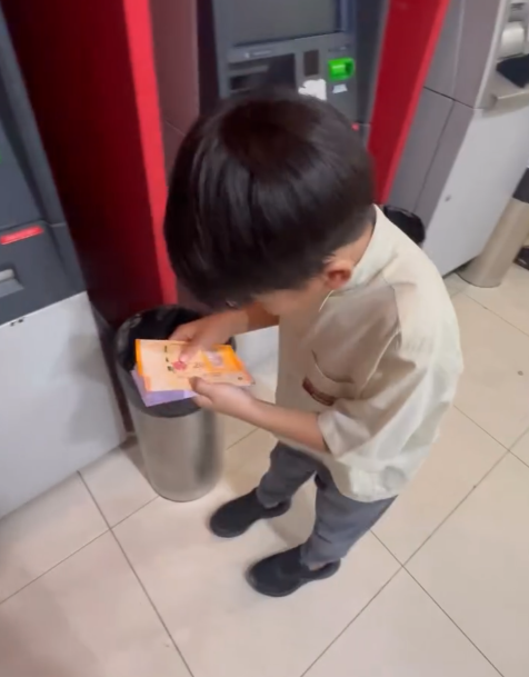 son scored 100 marks