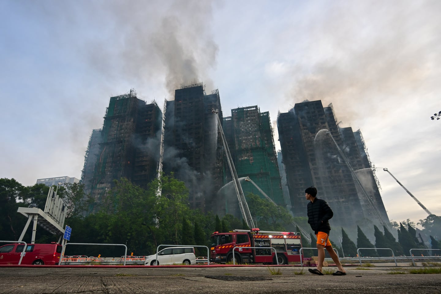 hong kong fire 44 dead rescue