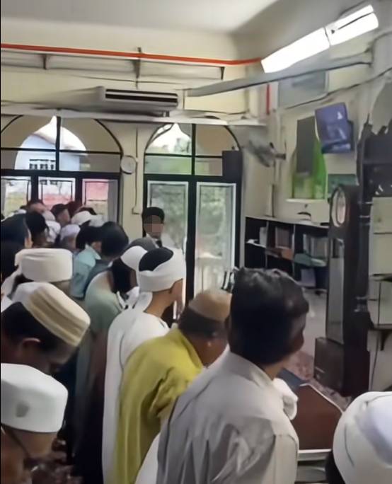 teen father death funeral spm (2)