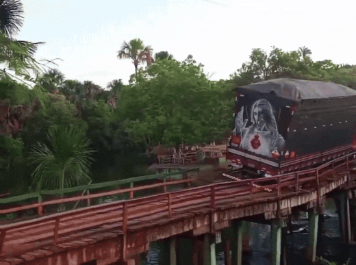wooden bridge collapse truck (1)