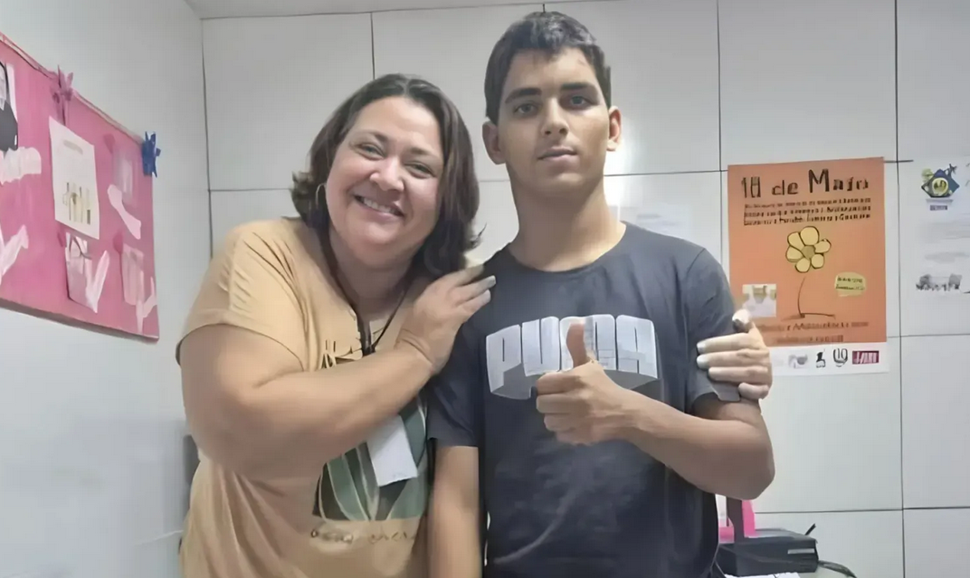 teenager lioness brazil