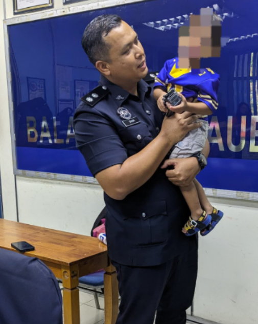 boy forgotten restaurant