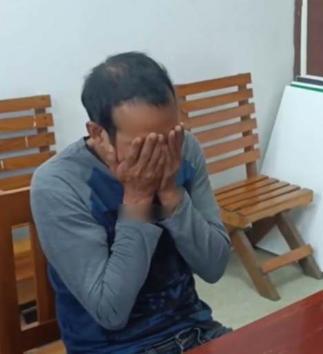 man girlfriend set fire