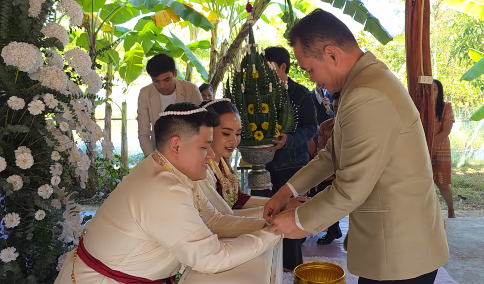 singaporean man thai wife