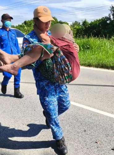 mother daughter body