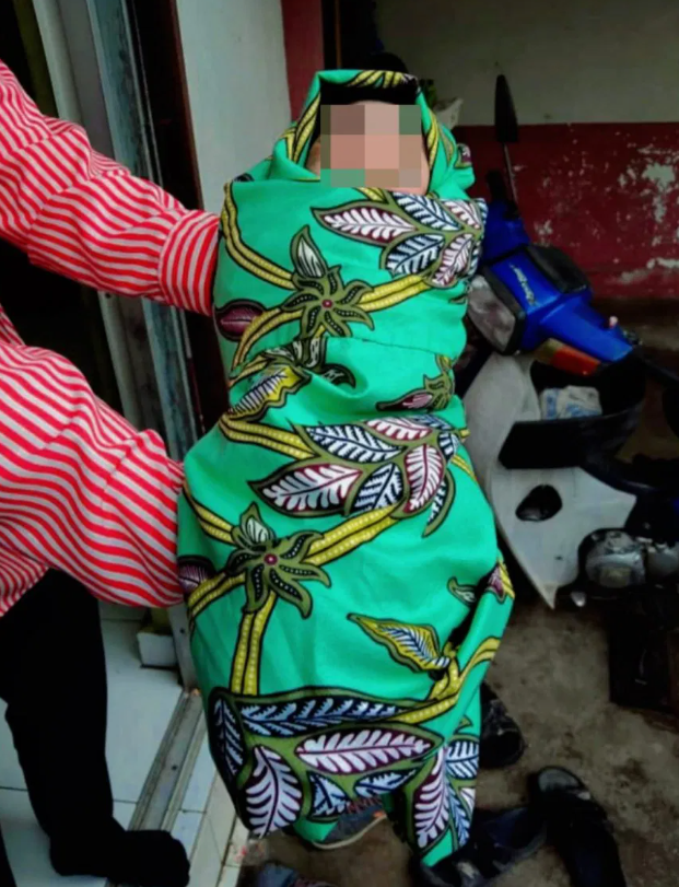 girl incestuous relationship brother