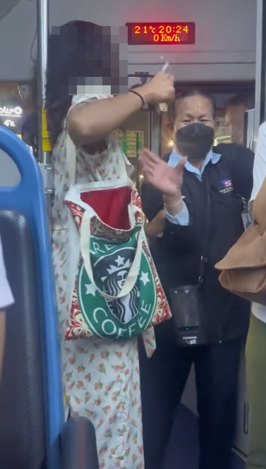 passenger knife thailand bus