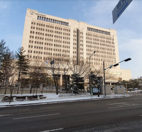 man girlfriend body apartment